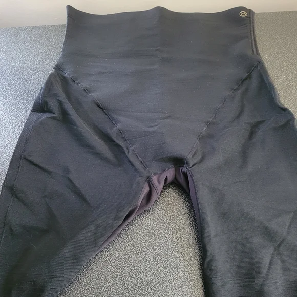 Shapellx Booty Shorts - Picture 2 of 6